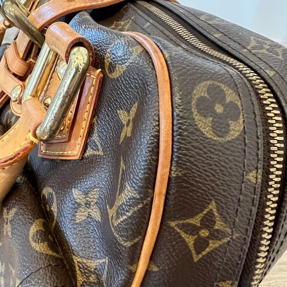 Authentic Louis Vuitton Monogram Manhattan PM Bag - Picture 4 of 16